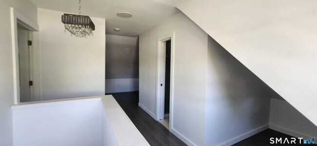 Building Photo - 280 3rd Ave