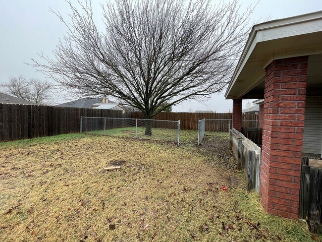 Building Photo - 2306 Moonstone Dr