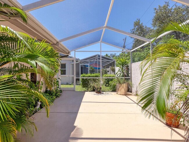 Building Photo - 5381 Kelly Dr