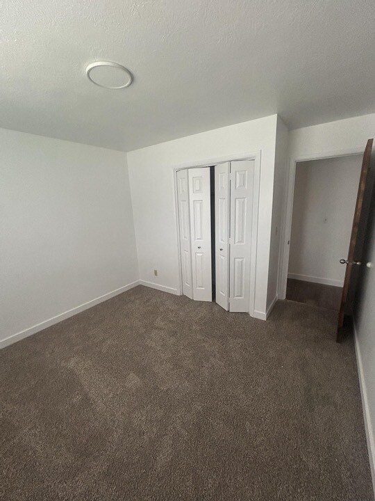 Building Photo - 8913 S Renegade Rd