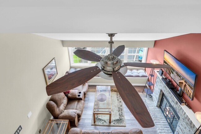 Building Photo - 1203 Erin Way