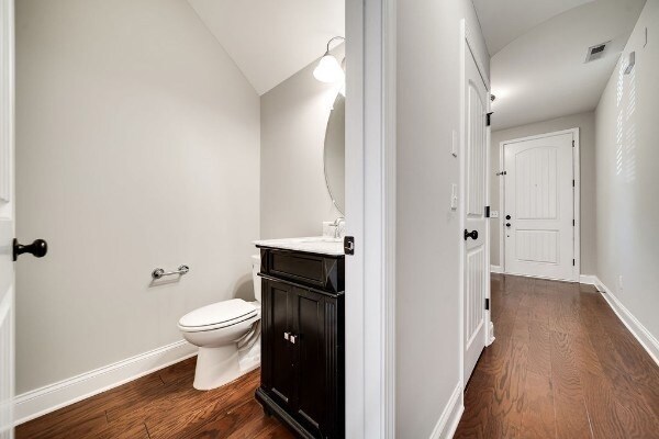 Building Photo - 207 Bixby Ln
