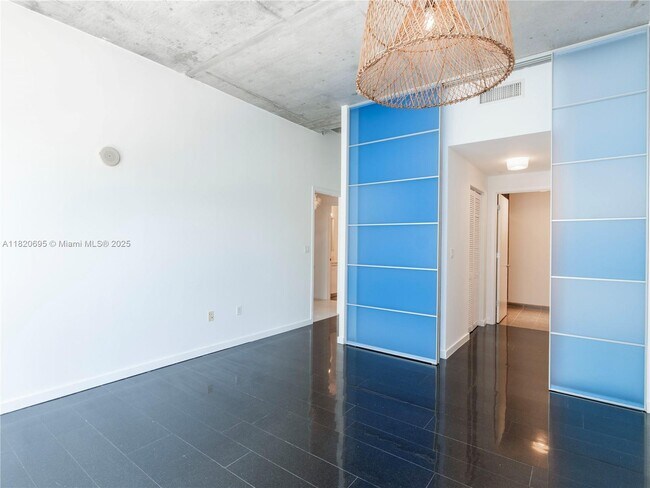 Building Photo - 3449 NE 1st Ave