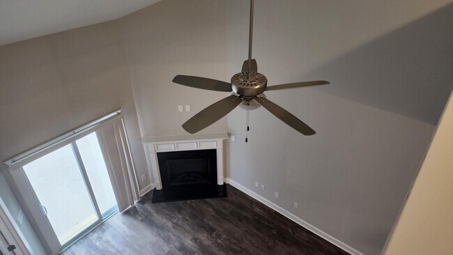 Building Photo - 1815 Fox Den Way