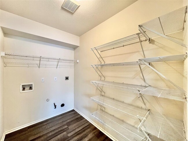 Building Photo - 2221 Pearson Way