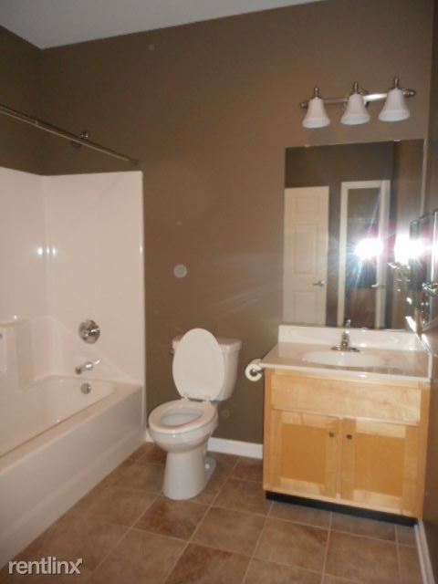 Building Photo - 215 Max Hampton St