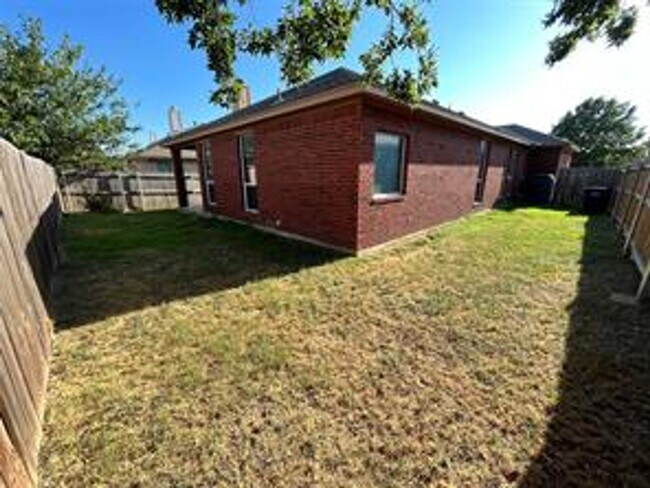 Building Photo - 10624 Ashmore Dr