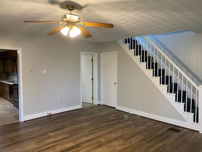 Building Photo - Coming soon! 4 Bedroom Farmhouse for Rent in Shippensburg