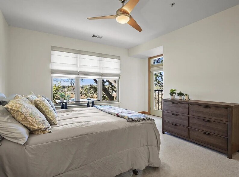 Building Photo - 8253 Mayo Dr