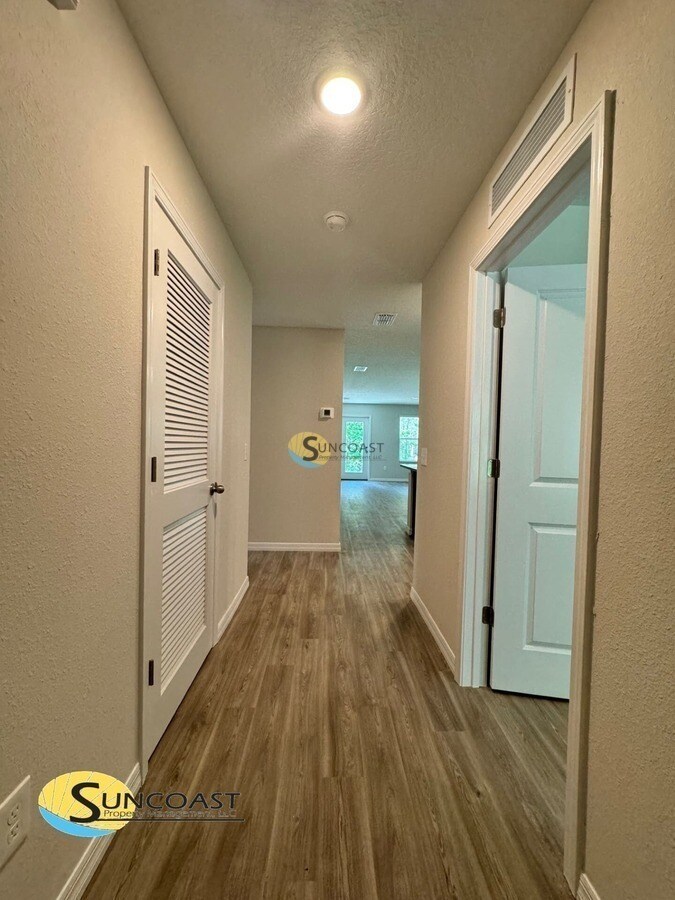 Building Photo - 8175 Golden Bamboo Dr