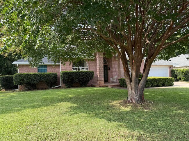 Building Photo - 4444 Southminster Cir