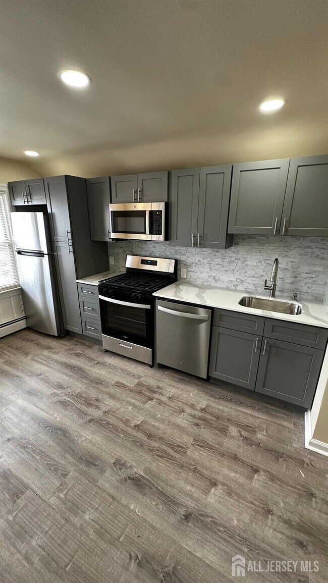 Building Photo - 6 Field Rd