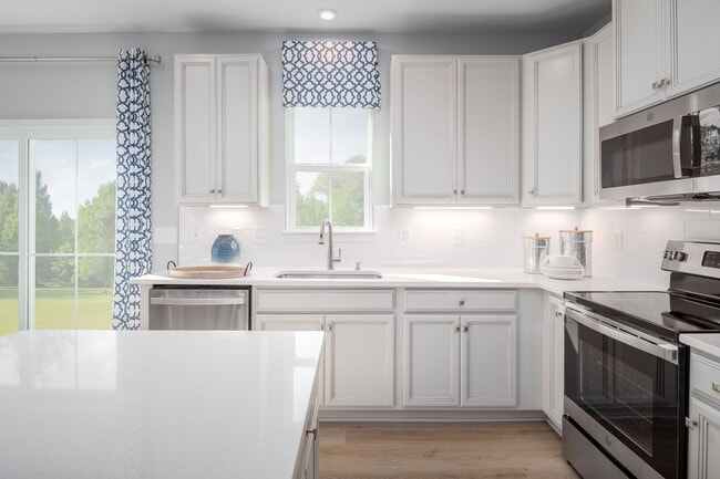 Building Photo - 3 Bedroom, 2.5 Bathroom Townhome in Crescent Cove - Summerville
