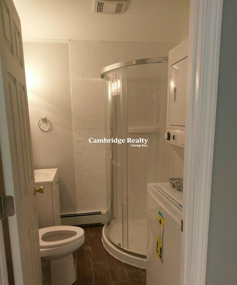 Building Photo - 1293 Cambridge St