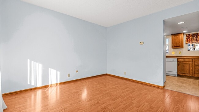 Building Photo - 3 Bedroom Home