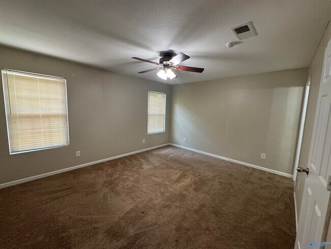 Building Photo - 358 Jasmine Dr