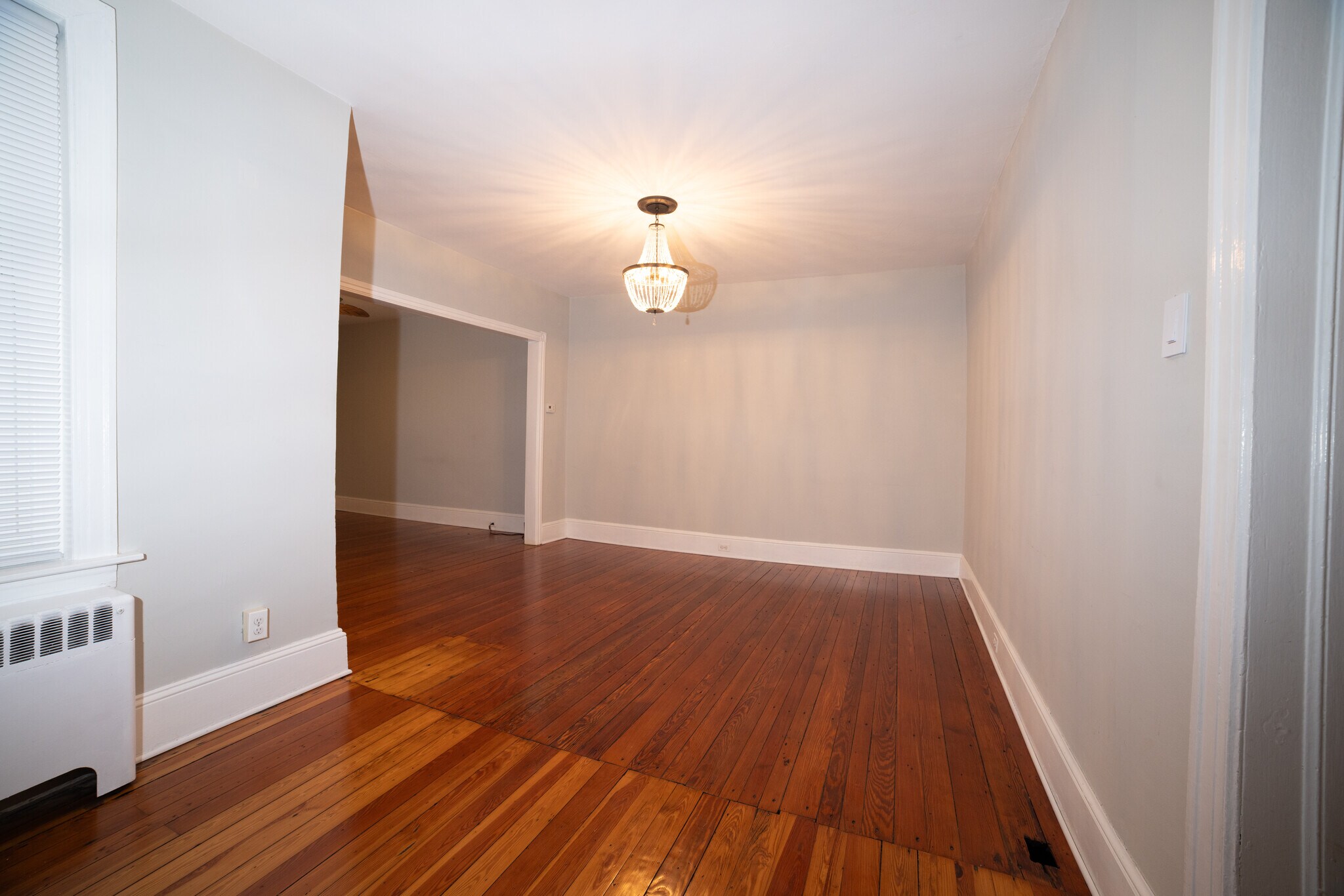 Building Photo - 876 Main St