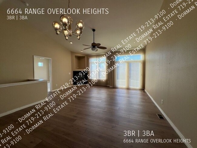 Building Photo - Beautiful 3 Bedroom Townhome