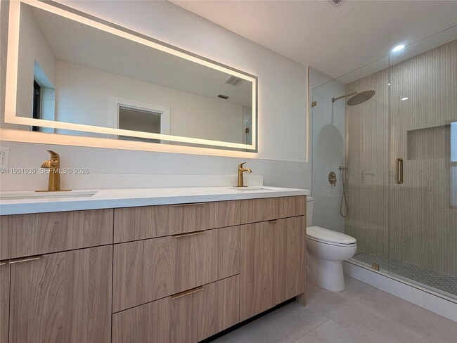 Building Photo - 1462 SW 25th Ave