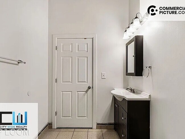 Building Photo - Frame Factory