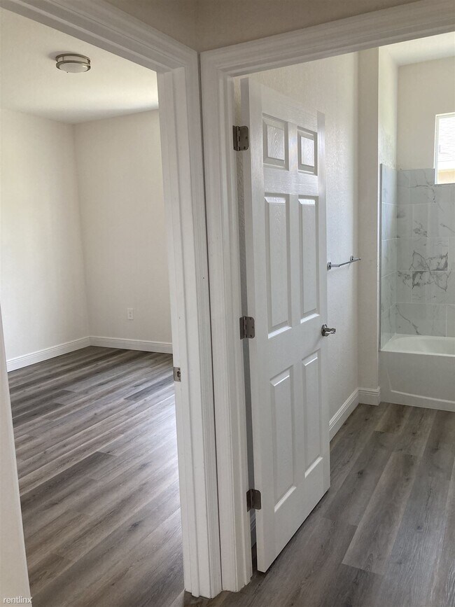 Building Photo - 3 br, 2 bath House - 2224 Mincey Terrace