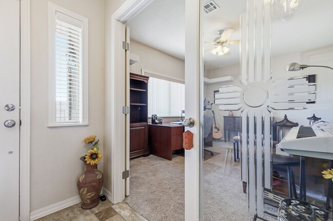 Building Photo - Prestine 4 bedroom home near the Golf Course