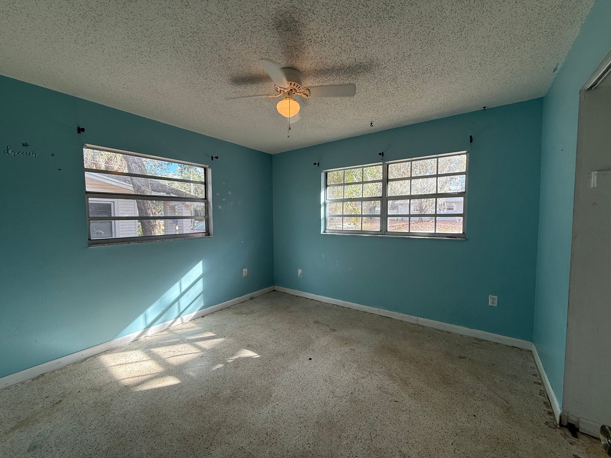 Building Photo - 6733 Fern Cir