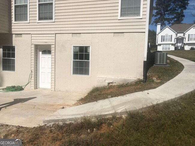 Building Photo - 705 Old Johnson Rd