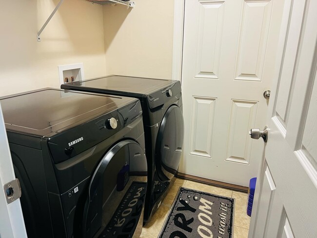 Attached Laundry - 3602 NW 55th Ln