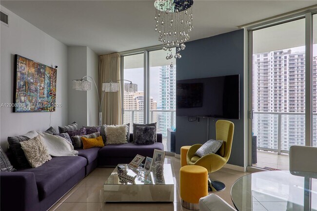 Building Photo - 300 S Biscayne Blvd