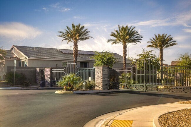 Building Photo - Modern Henderson Townhome with Loft & Resort-Style Amenities
