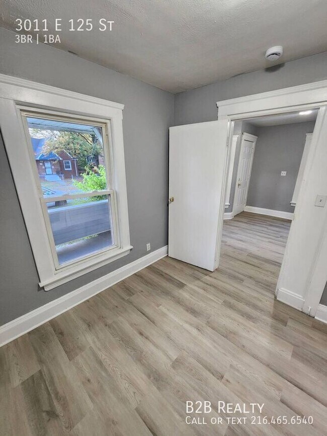 Building Photo - 3011 E 125th St