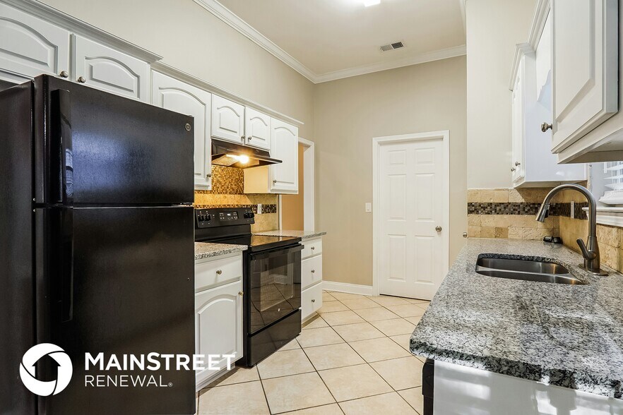 Building Photo - 1305 Riverford Cir