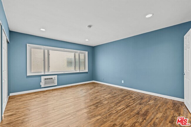 Building Photo - 1200 Flores St