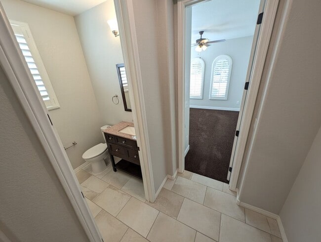 Building Photo - 1045 Ambrosia Dr