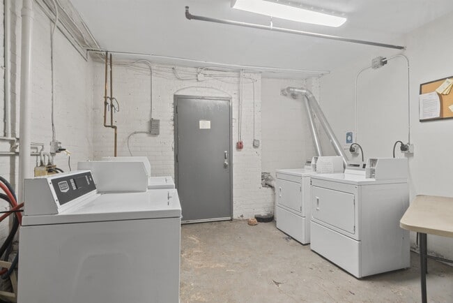 Building Photo - 149 Grant Ave