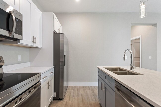 Building Photo - Deposit-Free! Modern, energy efficient hom...