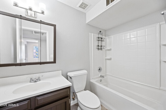 Building Photo - 3409 E Campo Bello Dr