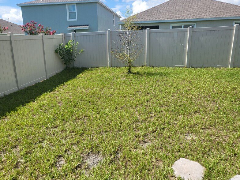 Building Photo - 38336 Sonnet Landing Ave
