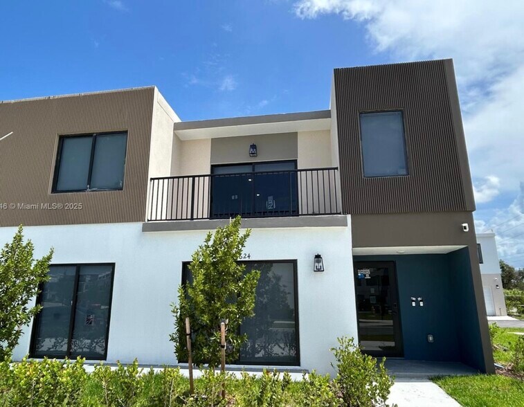 Building Photo - 14624 SW 261st Ter