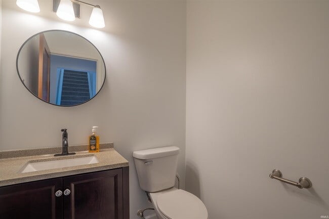 Building Photo - 2706 Grosbeak Ln