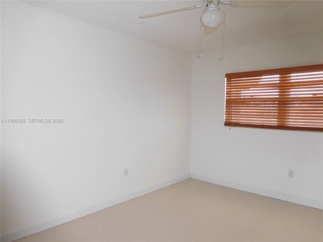 Building Photo - 2810 NE 201st Terrace