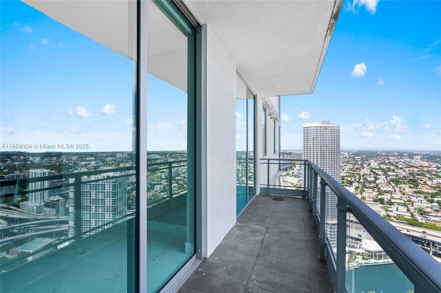 Building Photo - 92 SW 3rd St