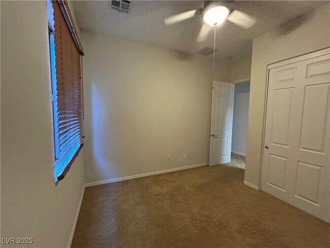 Building Photo - 2685 La Boutique St