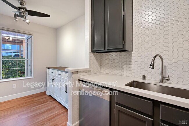 Building Photo - 145 Glenwood