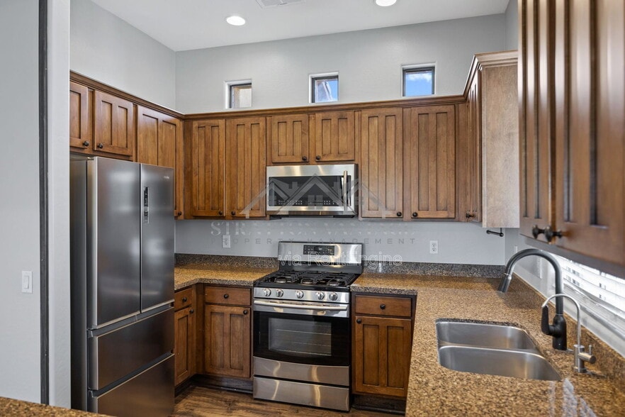 Building Photo - 5998 N 78th St