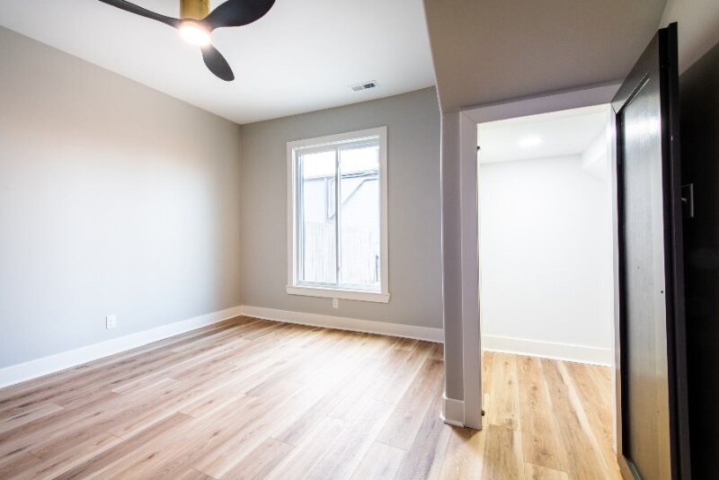 Building Photo - 530-532 E Burnett Ave