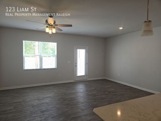 Building Photo - 123 Liam St