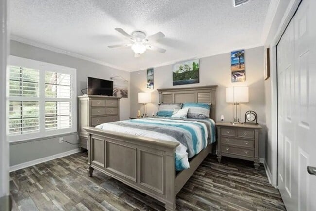 Building Photo - CHARMING 3/2 VILLA IN VERY NICE NEIGHBORHOOD