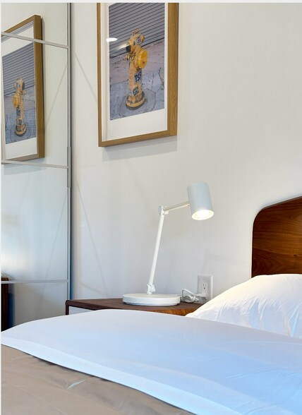 Building Photo - 1445 Tamarind Ave